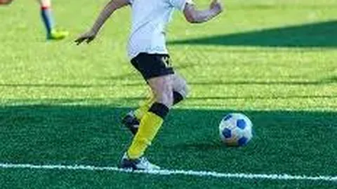 哈里森·巴恩斯外线手感冰凉，10投仅2中得分6分，三分线外8投全失